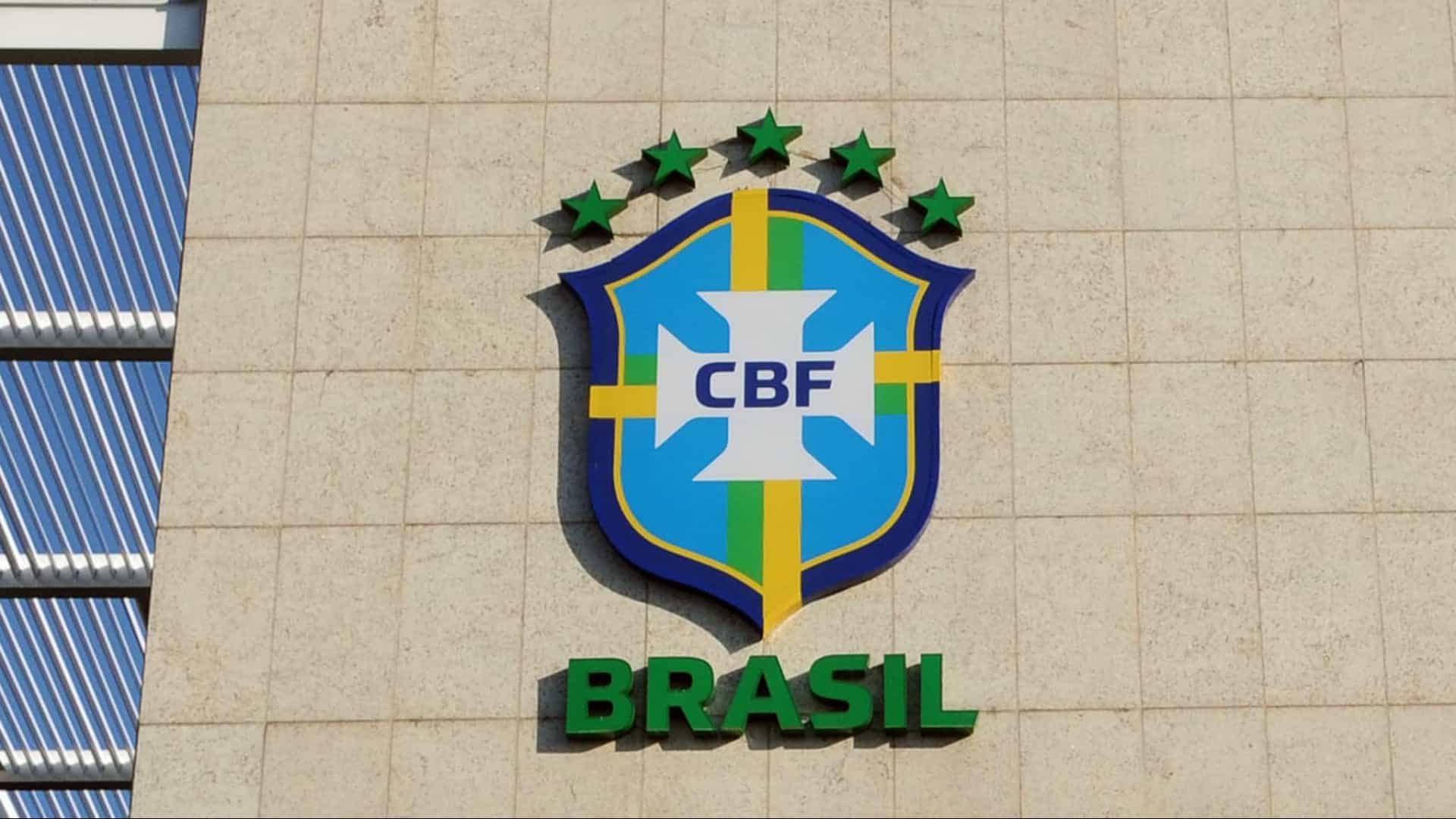 Primo de menor impacto do futebol americano, 'flag football' cresce no  Brasil e se torna olímpico