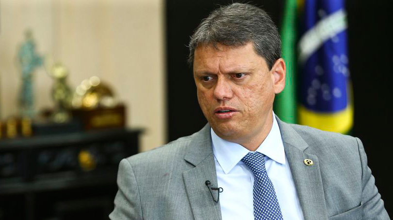 Sem alarde, bispo Edir Macedo declara apoio a Bolsonaro em rede social, Política